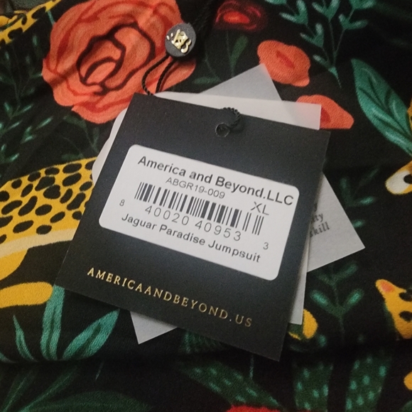 Jaguar Print Short Sleeve Jumpsuit - Picture 5 of 10